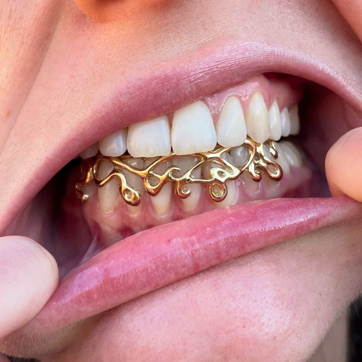 CUSTOM GRILLZ