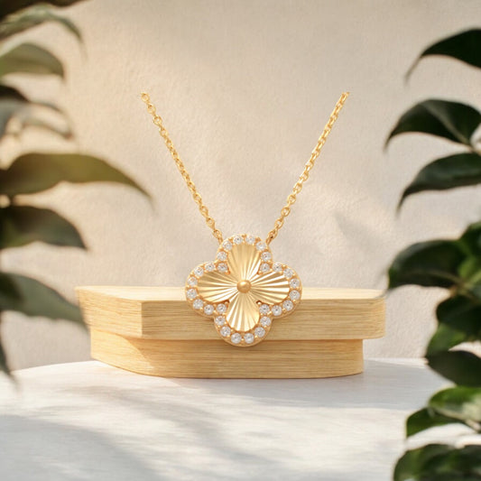 14K Solid Gold Cubic
Zirconia Clover Necklaces