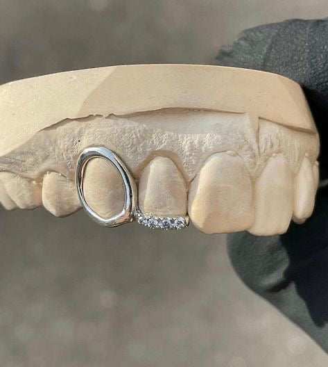 GRILLZ- OPEN WINDOW / DIAMOND BAR